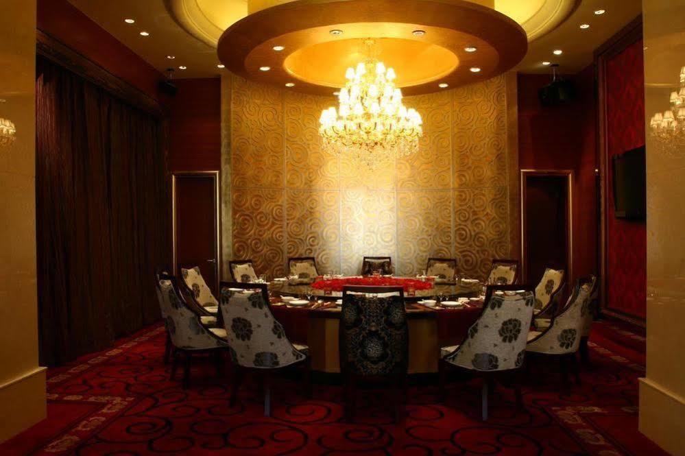 Tianrui Business Hotel Тайюань Экстерьер фото
