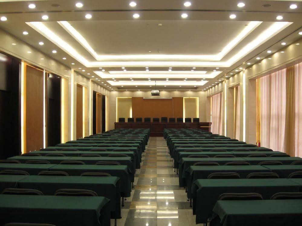 Tianrui Business Hotel Тайюань Экстерьер фото